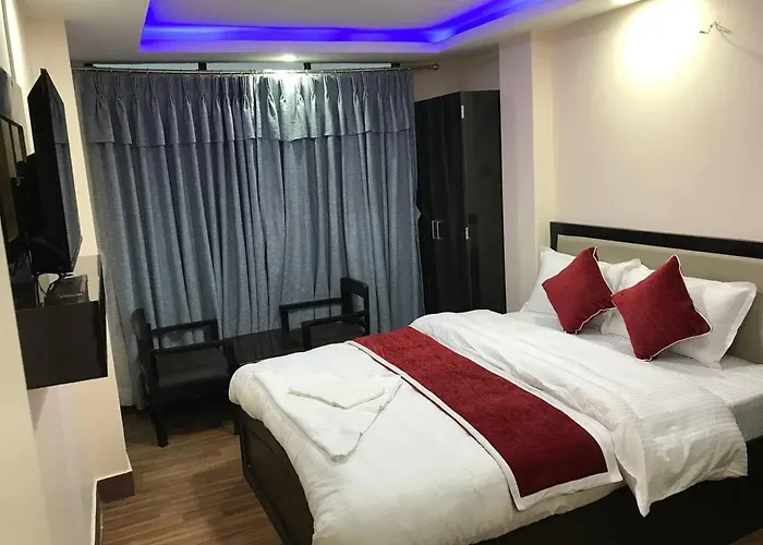 מלון Hotel Paradise Valley View 3*
