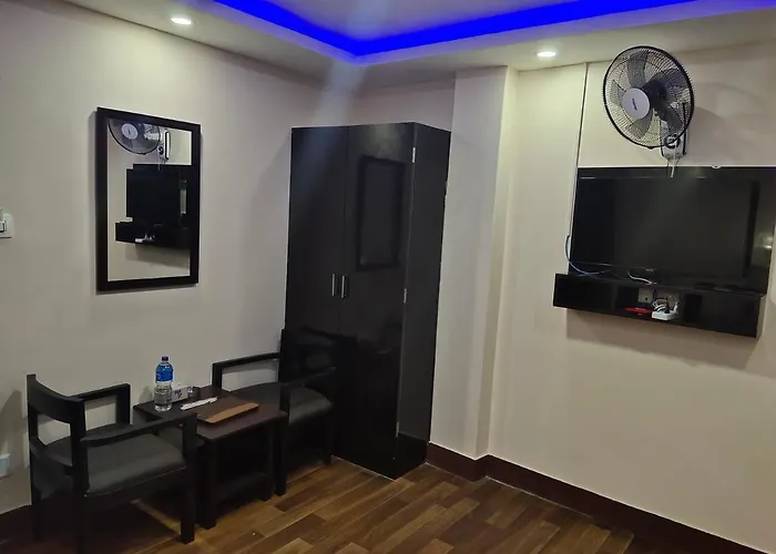 Hotel Paradise Valley View מלון