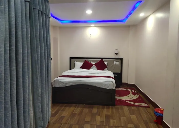 Hotel Paradise Valley View מלון קטמנדו
